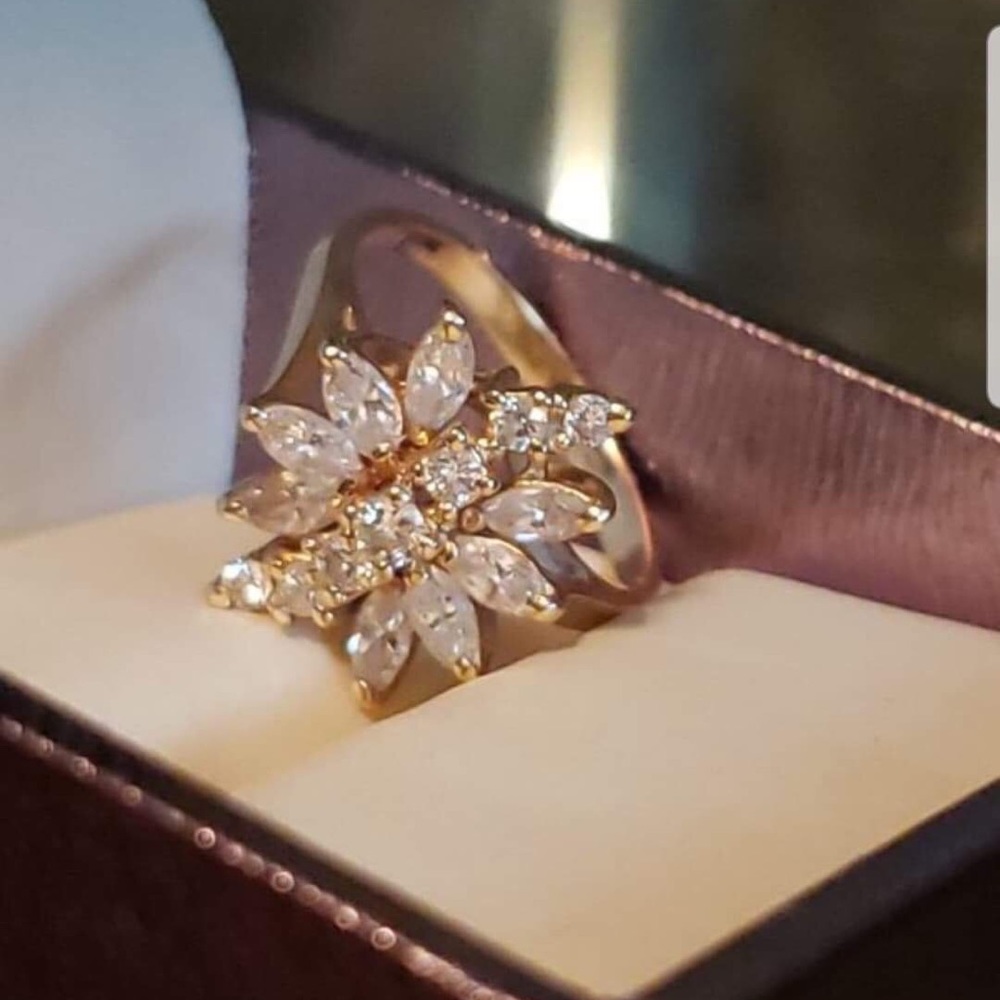 Beautiful 14karat cocktail ring